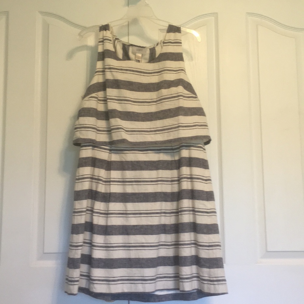 Loft dress with peep back